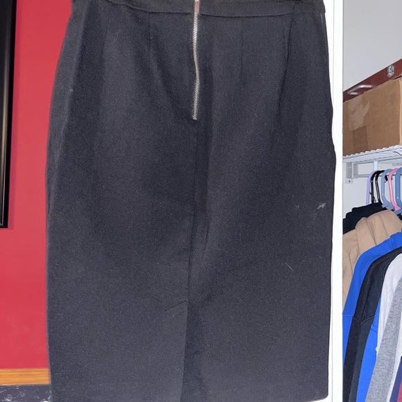 Black pencil skirt - Picture 3 of 3